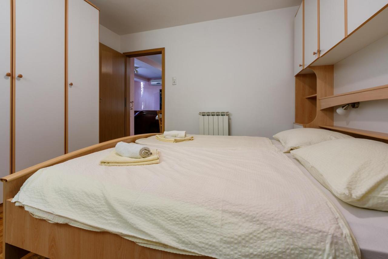 Apartment Eni Selce Exterior photo